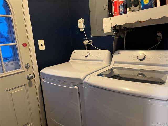 3 Decatur Lane, Lake Grove, NY 11755