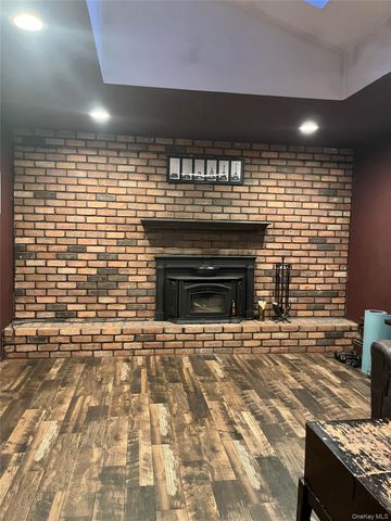 3 Decatur Lane, Lake Grove, NY 11755