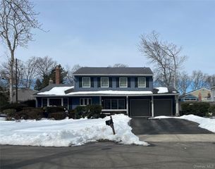 3 Decatur Lane, Lake Grove, NY 11755