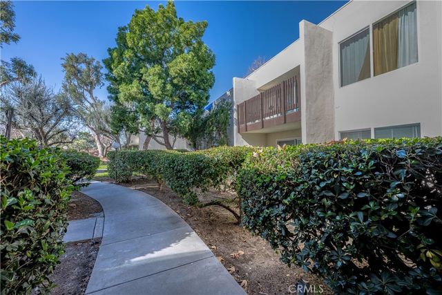 23515 Lyons 178, Valencia, CA 91355