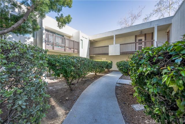 23515 Lyons 178, Valencia, CA 91355