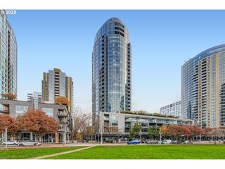 3601 S RIVER Pkwy 812, Portland, OR 97239