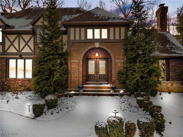 10242 Pinecrest Road, Concord, OH 44077