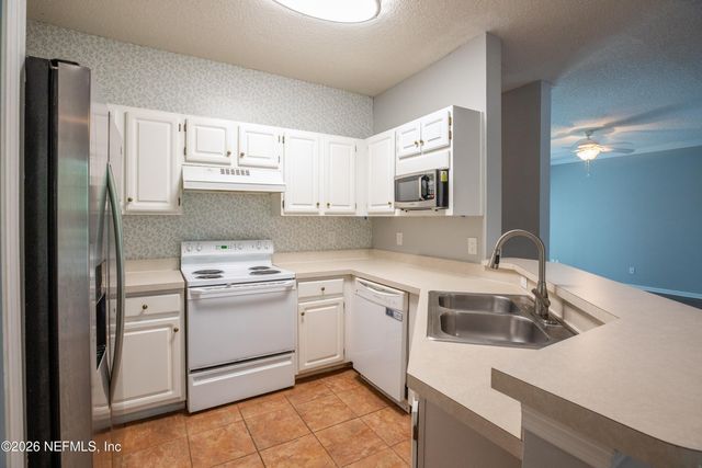 10000 GATE Parkway 824, Jacksonville, FL 32246