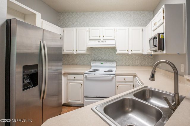10000 GATE Parkway 824, Jacksonville, FL 32246