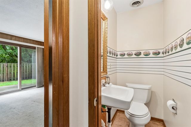 3924 Dakota Drive, West Des Moines, IA 50265