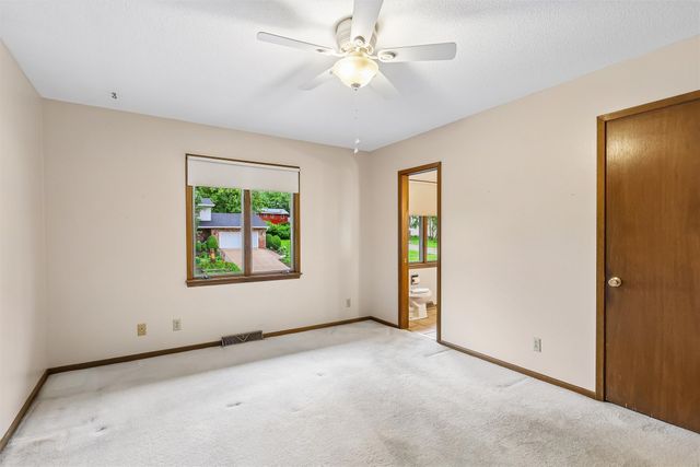 3924 Dakota Drive, West Des Moines, IA 50265