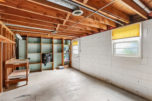 3924 Dakota Drive, West Des Moines, IA 50265