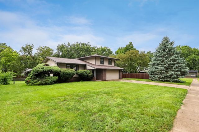 3924 Dakota Drive, West Des Moines, IA 50265