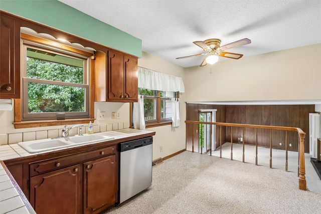 3924 Dakota Drive, West Des Moines, IA 50265