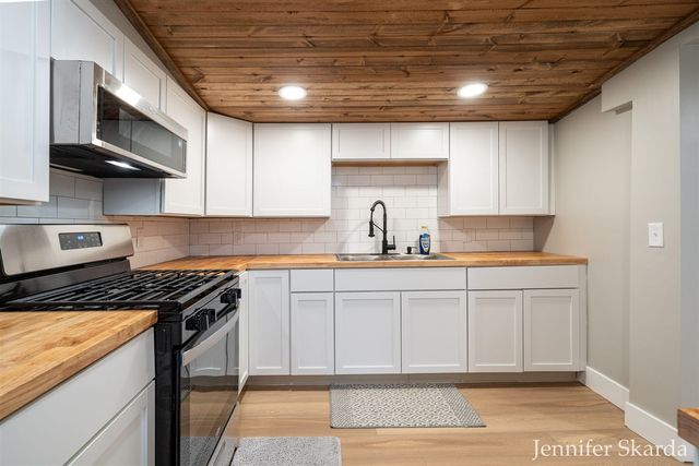 415 N State Road, Belding, MI 48809