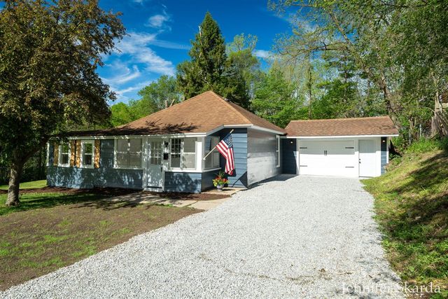 415 N State Road, Belding, MI 48809