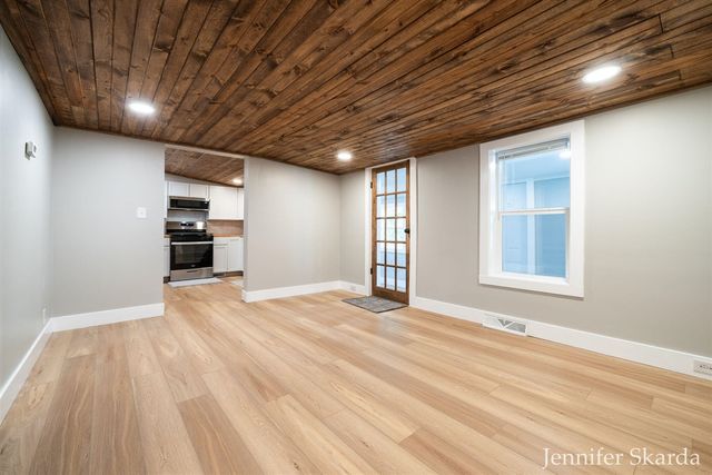415 N State Road, Belding, MI 48809