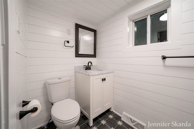 415 N State Road, Belding, MI 48809