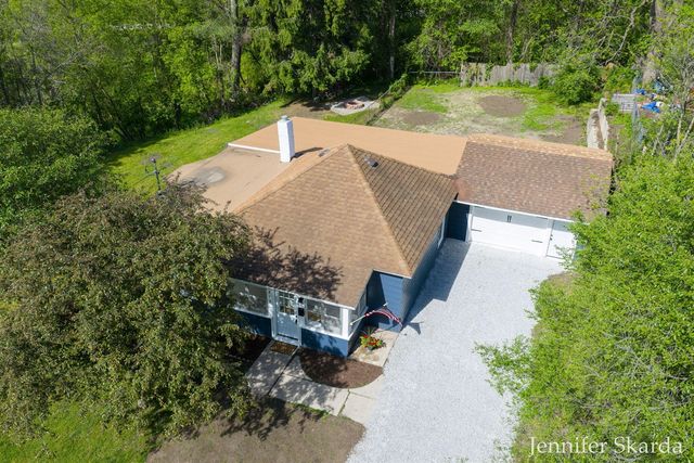 415 N State Road, Belding, MI 48809