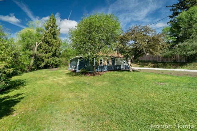 415 N State Road, Belding, MI 48809