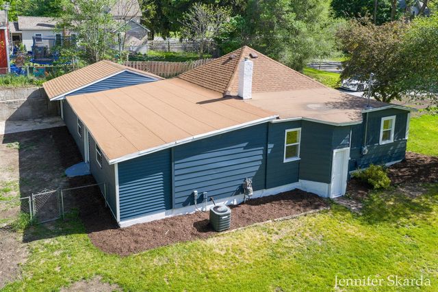 415 N State Road, Belding, MI 48809