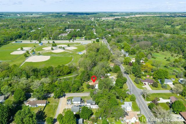 415 N State Road, Belding, MI 48809