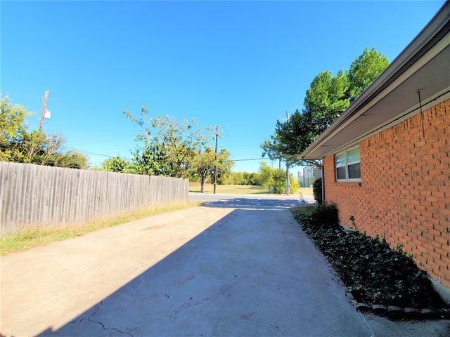 1200 Bryn Mawr Place, Denton, TX 76201