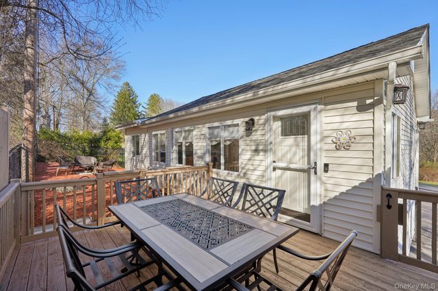 17 Pine Hill Road, Highland Mills, NY 10930