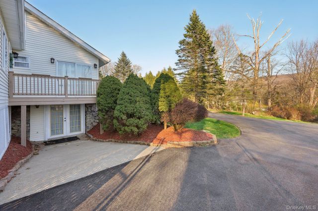 17 Pine Hill Road, Highland Mills, NY 10930