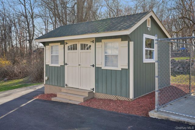 17 Pine Hill Road, Highland Mills, NY 10930