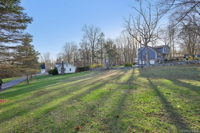 17 Pine Hill Road, Highland Mills, NY 10930