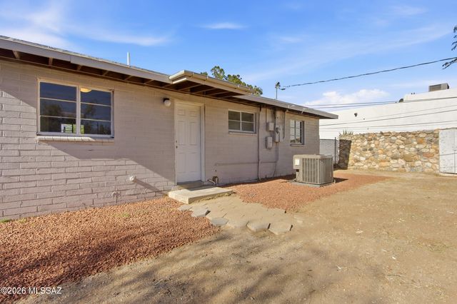 5014 E Baker Street, Tucson, AZ 85711