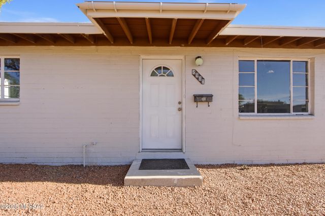 5014 E Baker Street, Tucson, AZ 85711