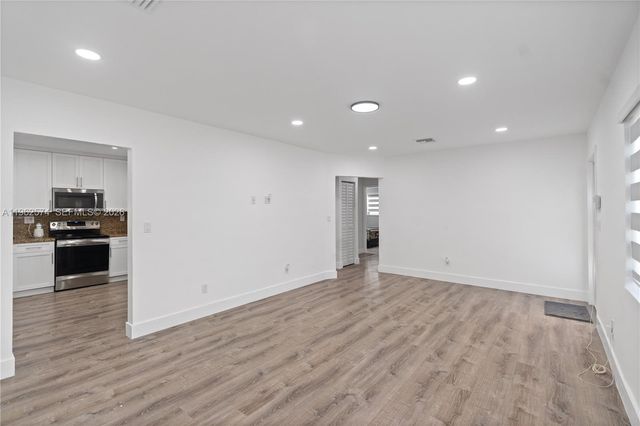2441 NW 181st Terrace, Miami Gardens, FL 33056