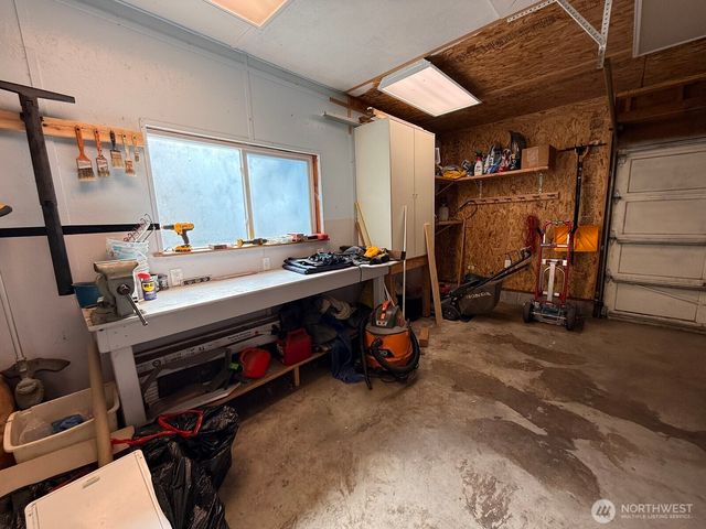 18 Cherry Avenue W, Omak, WA 98841