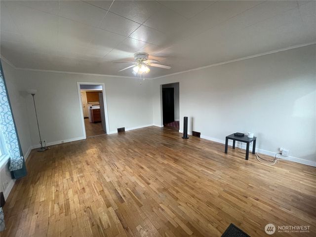 18 Cherry Avenue W, Omak, WA 98841