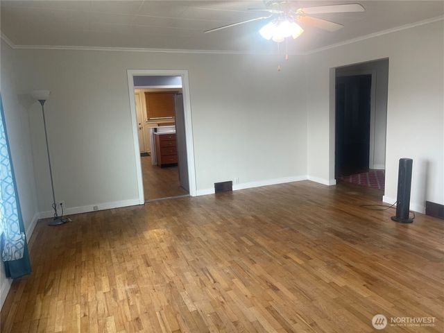 18 Cherry Avenue W, Omak, WA 98841