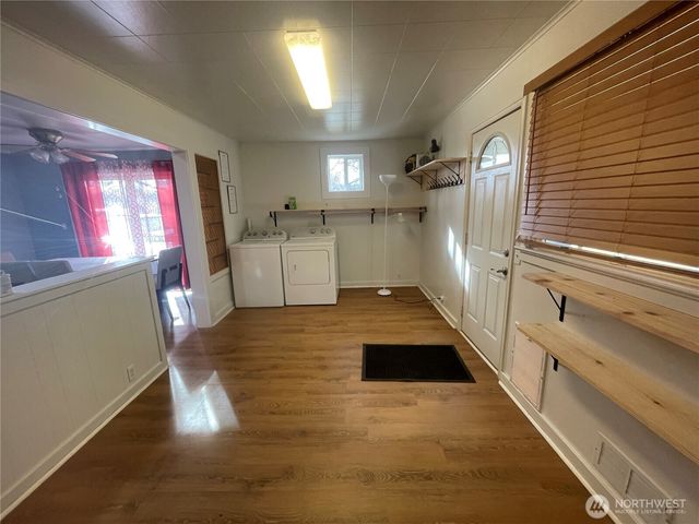 18 Cherry Avenue W, Omak, WA 98841