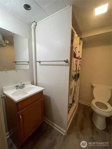 18 Cherry Avenue W, Omak, WA 98841