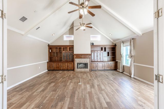 245 Acadia Dr, Raceland, LA 70394