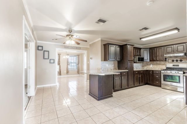 245 Acadia Dr, Raceland, LA 70394