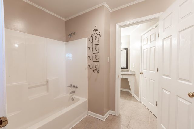 245 Acadia Dr, Raceland, LA 70394