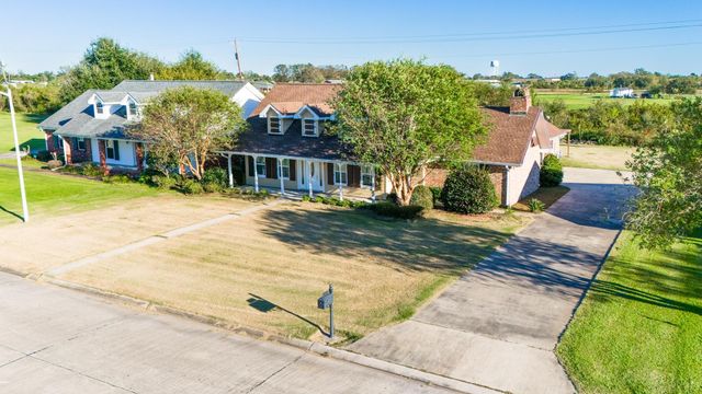 245 Acadia Dr, Raceland, LA 70394