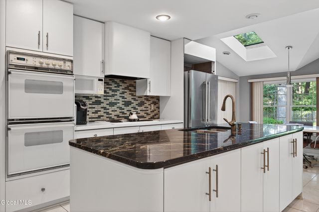 888 Meadow Lane, Niskayuna, NY 12309