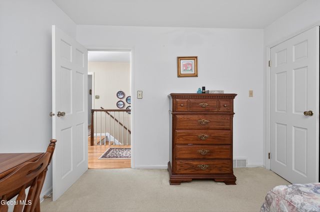 888 Meadow Lane, Niskayuna, NY 12309