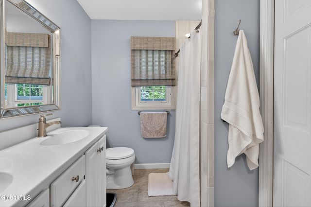 888 Meadow Lane, Niskayuna, NY 12309
