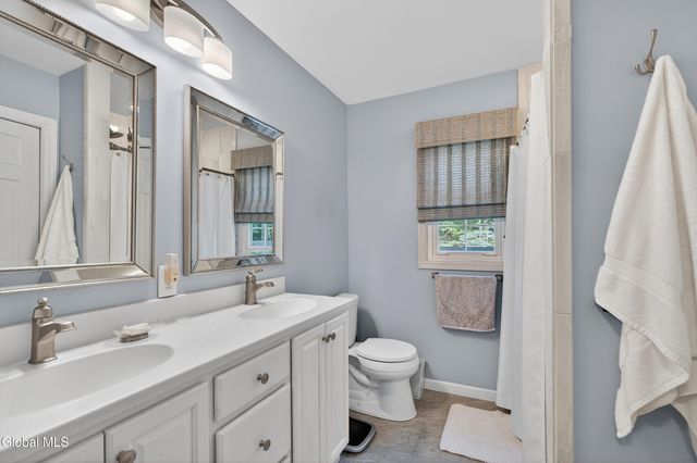 888 Meadow Lane, Niskayuna, NY 12309