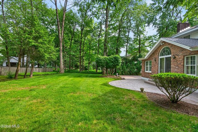 888 Meadow Lane, Niskayuna, NY 12309