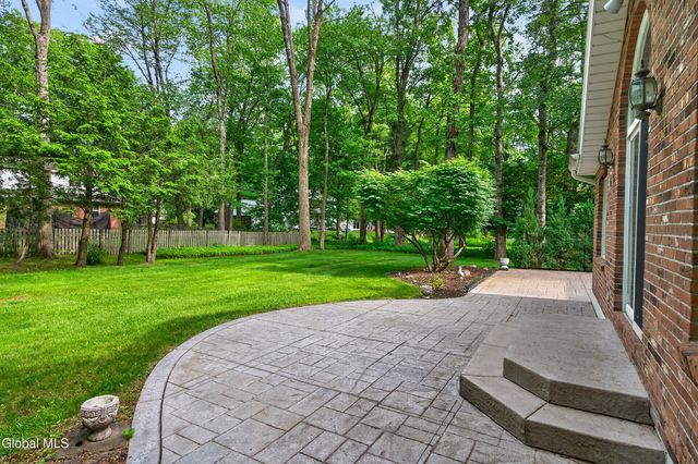 888 Meadow Lane, Niskayuna, NY 12309