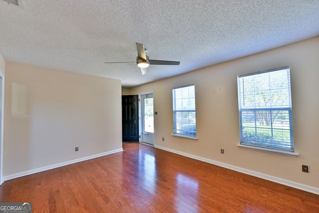 2802 Stonewater Drive, Albany, GA 31721