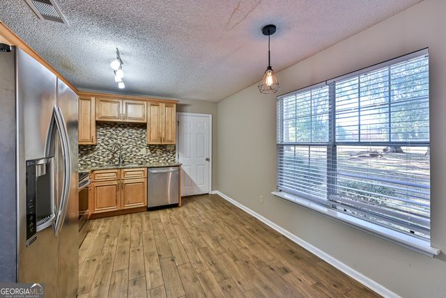 2802 Stonewater Drive, Albany, GA 31721