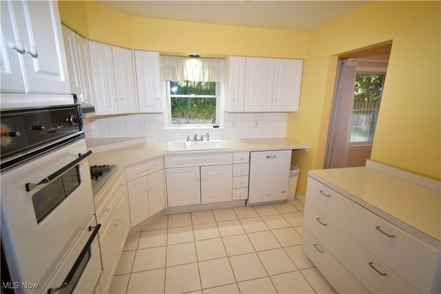 3115 Bradley Road, Westlake, OH 44145