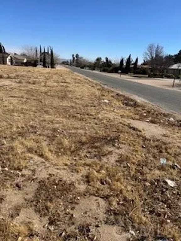 13580 El Cariso, Victorville, CA 92392