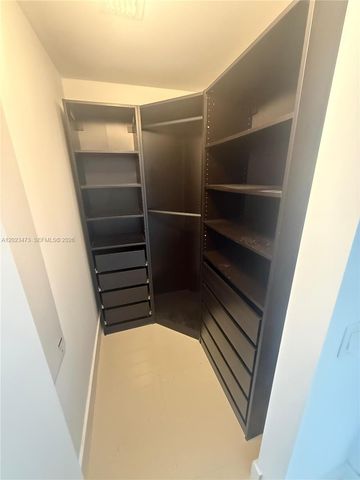 1300 Brickell Bay Dr 707, Miami, FL 33131